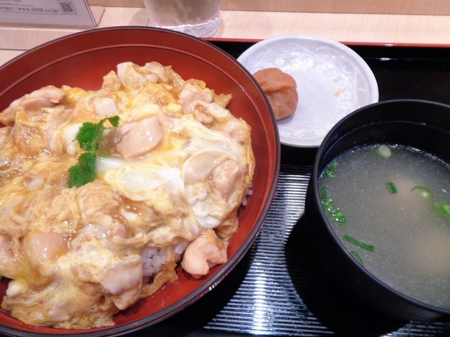 鶏三和 上大岡京急店 イートイン 上大岡 親子丼 食べログ