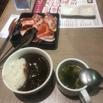 じゅうじゅうカルビ - 最初のお肉とカレー&スープ