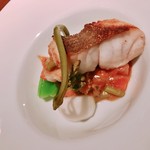 Wine Bar＆Dining ペトロス - 鮮魚のポワレ！