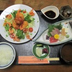 花菖蒲 - 豆腐と海老のヘルシー定食（ランチ）1,240円（税込）。　　　　　　2019.04.16