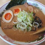 ラーメン 虹 - 魚介とんこつ あじ玉トッピング