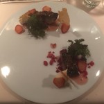 ビストロアム - 【前菜】三八銀サバ  フランボワーズビネガーと苺とともに