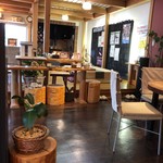ローチ - 店内