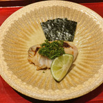 銀座 しのはら - 炭火焼き虎河豚白子、花山椒載せ