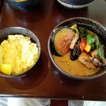 Soup Curry Chinita - やわらかチキンと彩リ野菜
                        