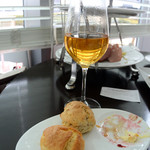 カフェアロンジ - 紅茶とスコーン