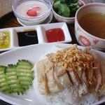Kumaneco Diner - 海南鶏飯 950円 + パクチー 100円