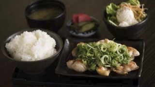 Tori Ryouri Waraiya - ランチ緑の鶏焼定食