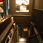 和歌山麦酒醸造所 三代目 - 階段もなんだか昔の外にいる感じ