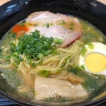 Nadaichaya Eikichi - みそラーメン 518円。