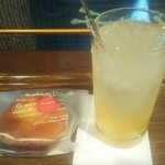 丸橋珈琲 - 柚子茶310円とアップルシナモンマフィン150円