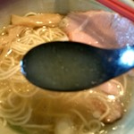 梅花亭 - 透明度の高いスープ