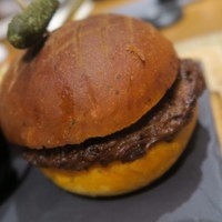  「メトロポリタングリル」 ヒルトン東京 - BQQハンバーガー