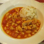 アセナ - チキンとひよこ豆のトマト煮込み