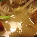 麺処 花田 - 味噌ラーメン　ドロドロのスープのアップ