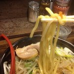 麺処 花田 - 味噌ラーメン　麺のアップ