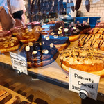 ダンボ ドーナツ アンド コーヒー 麻布十番本店 - 