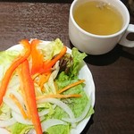 Ikinari Suteki - スープとサラダのセット 350円
