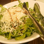 ルッコラセルヴァチカとパルミジャーノのサラダ