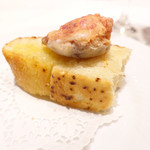 La Brianza - フォカッチャ 三種の豚の生サラミのせ