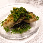 La Brianza - 焼き牡蠣をのせたイカスミのカッペリーニ