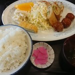 月苑 - 中華ランチ、ご飯大盛(税込910円)