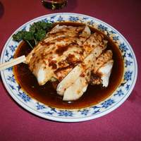 横浜中華街 重慶飯店 本館 - 蒸し鶏の四川風花山椒ソース掛け冷菜