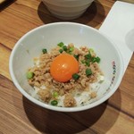 らぁめん もののこころ - 鶏玉そぼろめし(同行者が食べた物、450円)