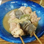 串焼き 巴 - もつ串煮込み（350円）