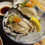 鮮魚と炉端焼き 魚丸 - 生牡蠣＠４５０円×２