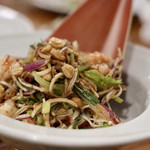 酒とタイ料理 ピッサヌローク - バナナのツボミとエビのココナッツミルクサラダ（ヤムフアプリー）