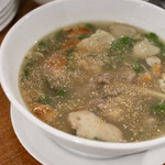 酒とタイ料理 ピッサヌローク - タイ東北 天然キノコとモツのスープ（トムセップ）
