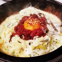 チーズたっぷり石焼ユッケビビンパ