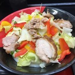 極楽うどん TKU - 胡麻だれサラダうどん（￥830）