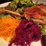 Kamekichi - ハンガリー産鴨モモ肉のコンフィとサラダ仕立て（￥1800）