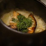 日本料理 晴山 - 桜鱒の炊き込みご飯