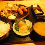 和食処 八田 - エビフライとカキフライの定食