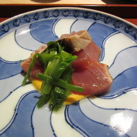 銀座うち山 - メジマグロの漬け　黄身醤油