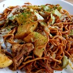 磯村屋 - 三色(肉・ポテト・玉子)大盛り　400円(税込)