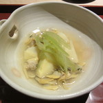 銀座うち山 - タケノコ・新ジャガイモ・フキの浅利餡の焚き合わせ