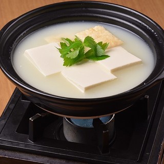 京とうふ藤野の豆冨を使用した湯豆冨