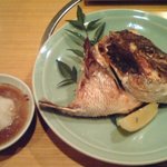 魚つぐ - 鯛かぶと塩焼き