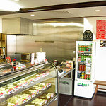 マル昭 - きれいな店内1