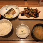 やよい軒 - なす味噌と焼魚の定食
            ¥880