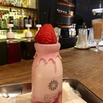 デイジー ドライフラワー&バー - イチゴミルク 680円 写真が綺麗に撮れなかった