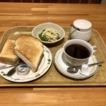 喫茶くぼた - モーニング：トースト 玉子サラダ コーヒー