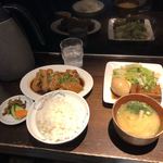 釘本食堂 - 豚足B定食