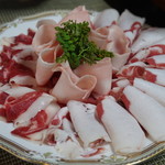 かたつむり - しゃぶしゃぶ用の猪・ツキノワグマ・穴熊 花山椒添え