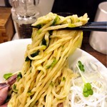 櫻井中華そば店 - 限定 生青海苔まぜそば の麺リフトアップ