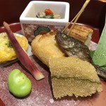 京料理 熊魚菴 たん熊北店 - 前菜、主役はアマゴと穴子。